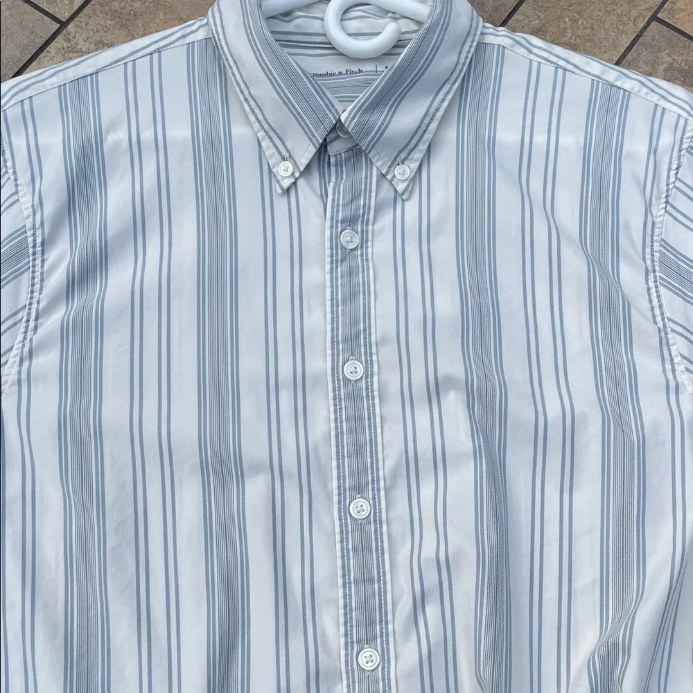 Abercrombie & Fitch Men's Blue and White Striped Shirt - Picture 5 of 8